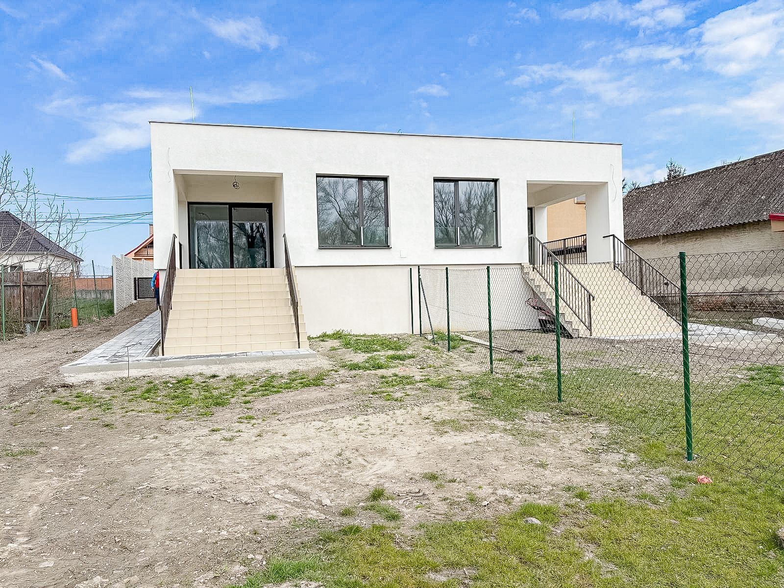 Moderný 4-izbový dvojdom - novostavba s priamym vstupom k vodnému kanálu – fotografia 2