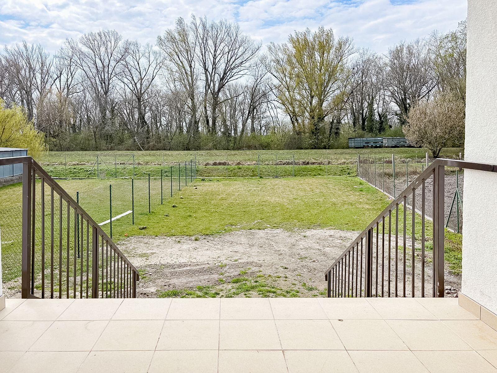 Moderný 4-izbový dvojdom - novostavba s priamym vstupom k vodnému kanálu – fotografia 3