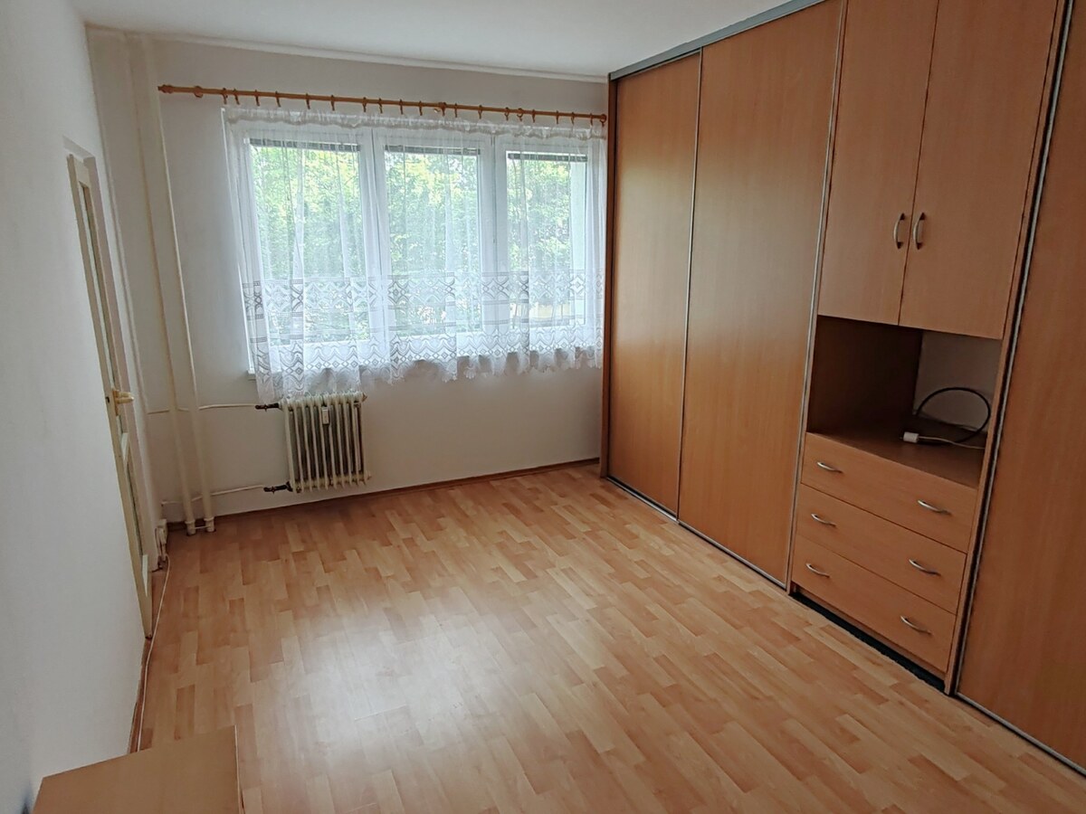 Na prenájom 3  izbový byt s balkónom v Komárne – fotografia 1