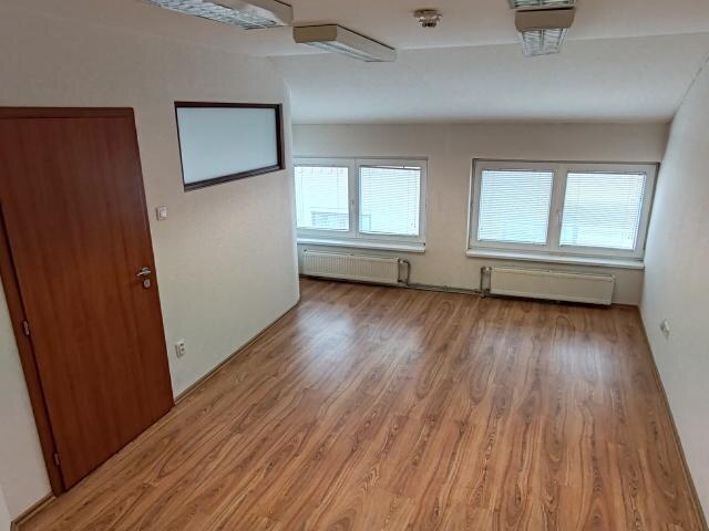 Investičná príležitosť v centre Komárna! – fotografia 10