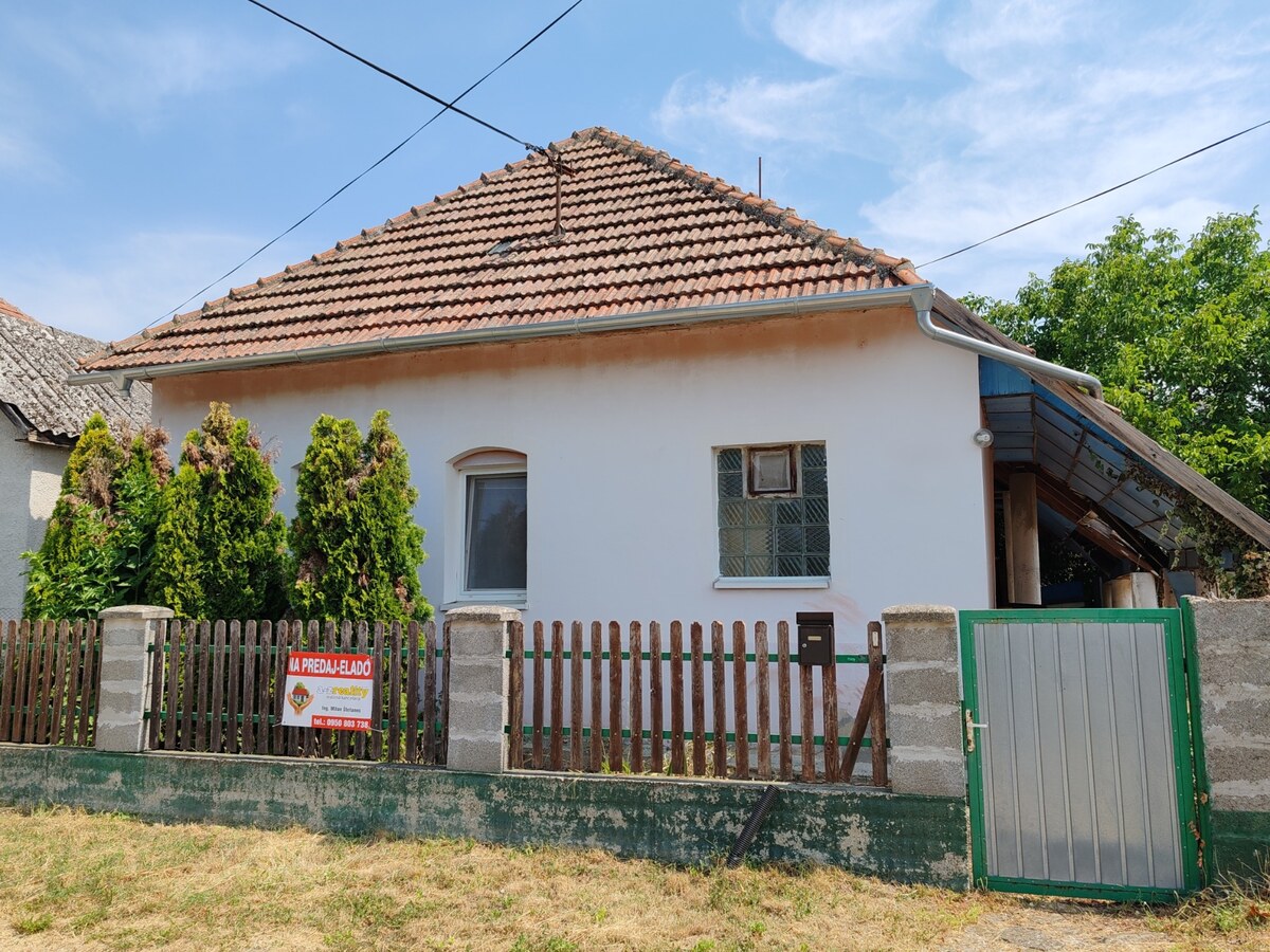 Iba u nás! Dom s pozemkom na predaj - Svätý Peter – fotografia 2