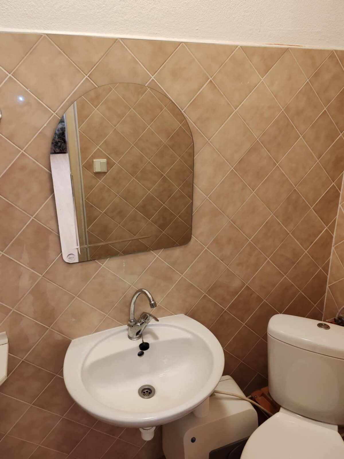 Komerčný priestor v centre Komárna na prenájom – fotografia 5