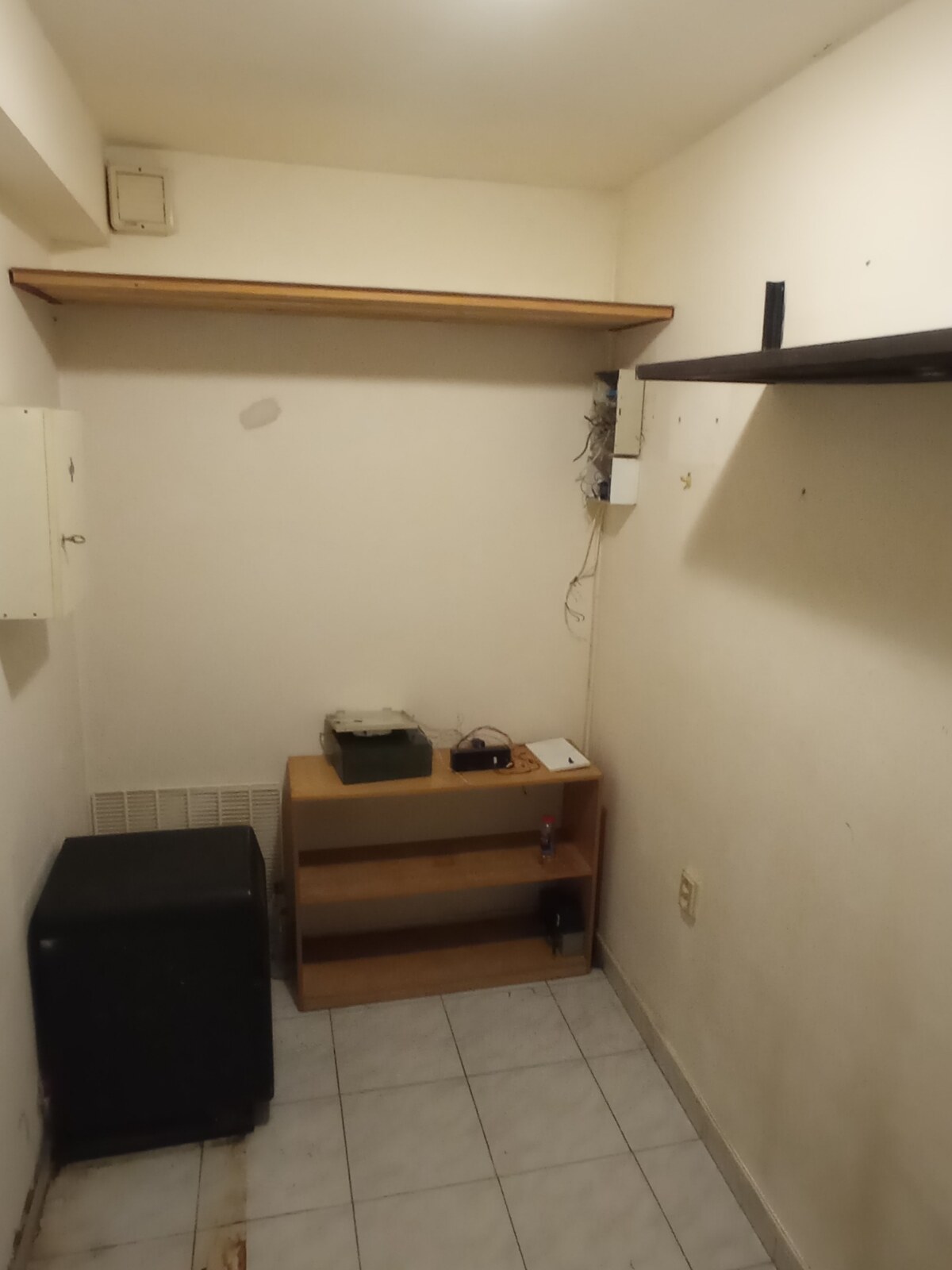 Komerčný priestor v centre Komárna na prenájom – fotografia 9