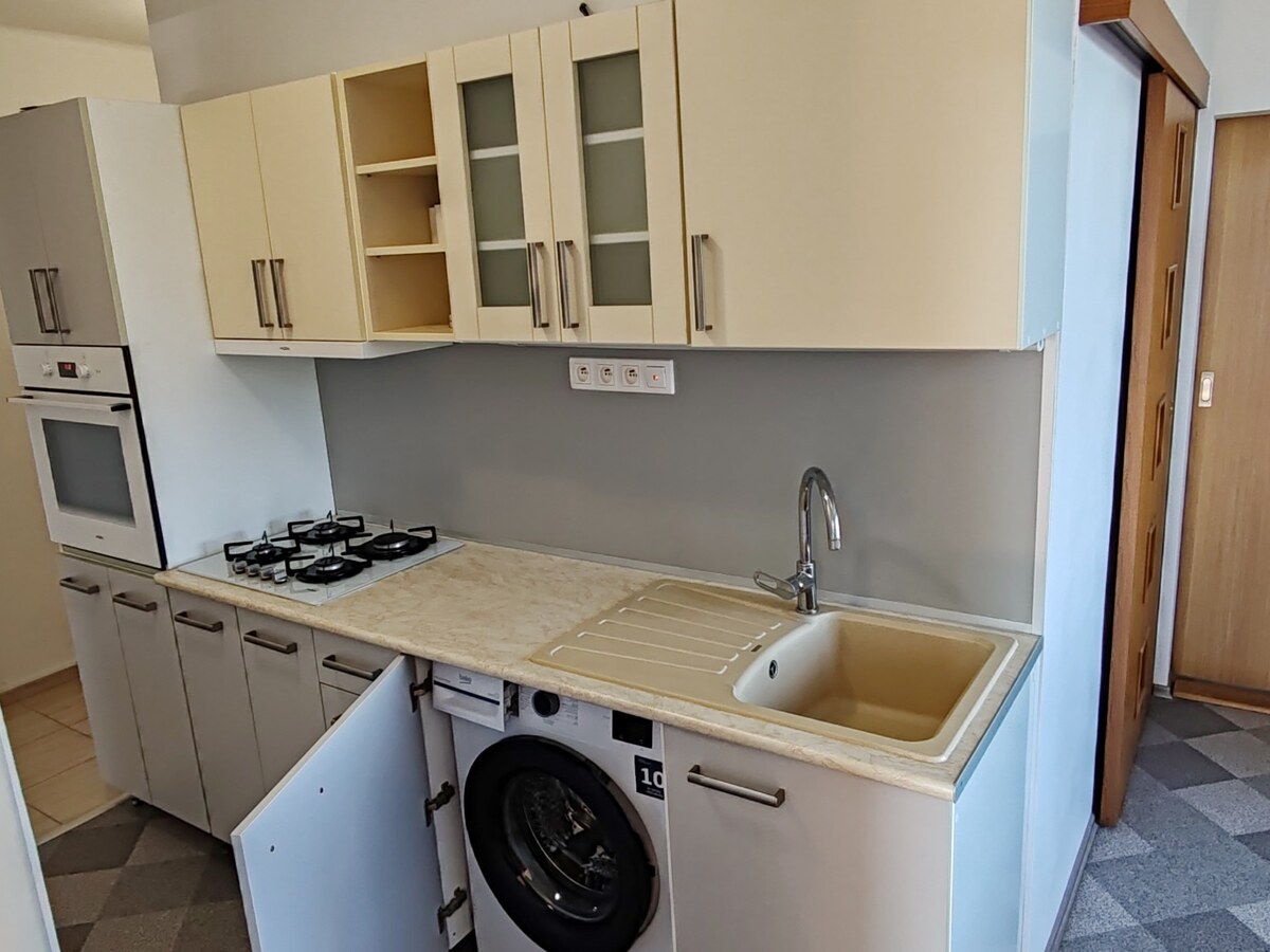 Na prenájom 3  izbový byt s 2 balkónmi v Komárne – fotografia 3
