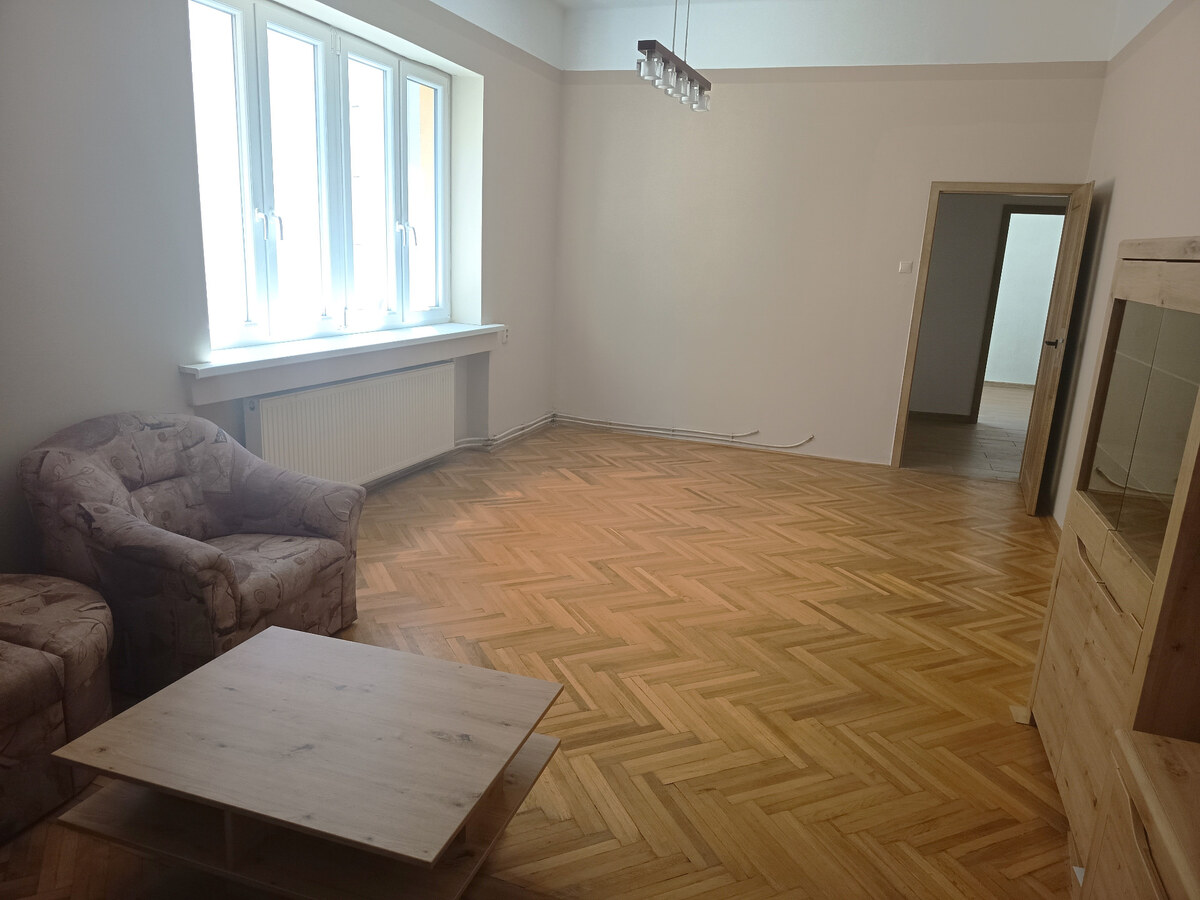 NOVINKA: Na predaj 2  izbový byt v centre mesta Nové Zámky – fotografia 4
