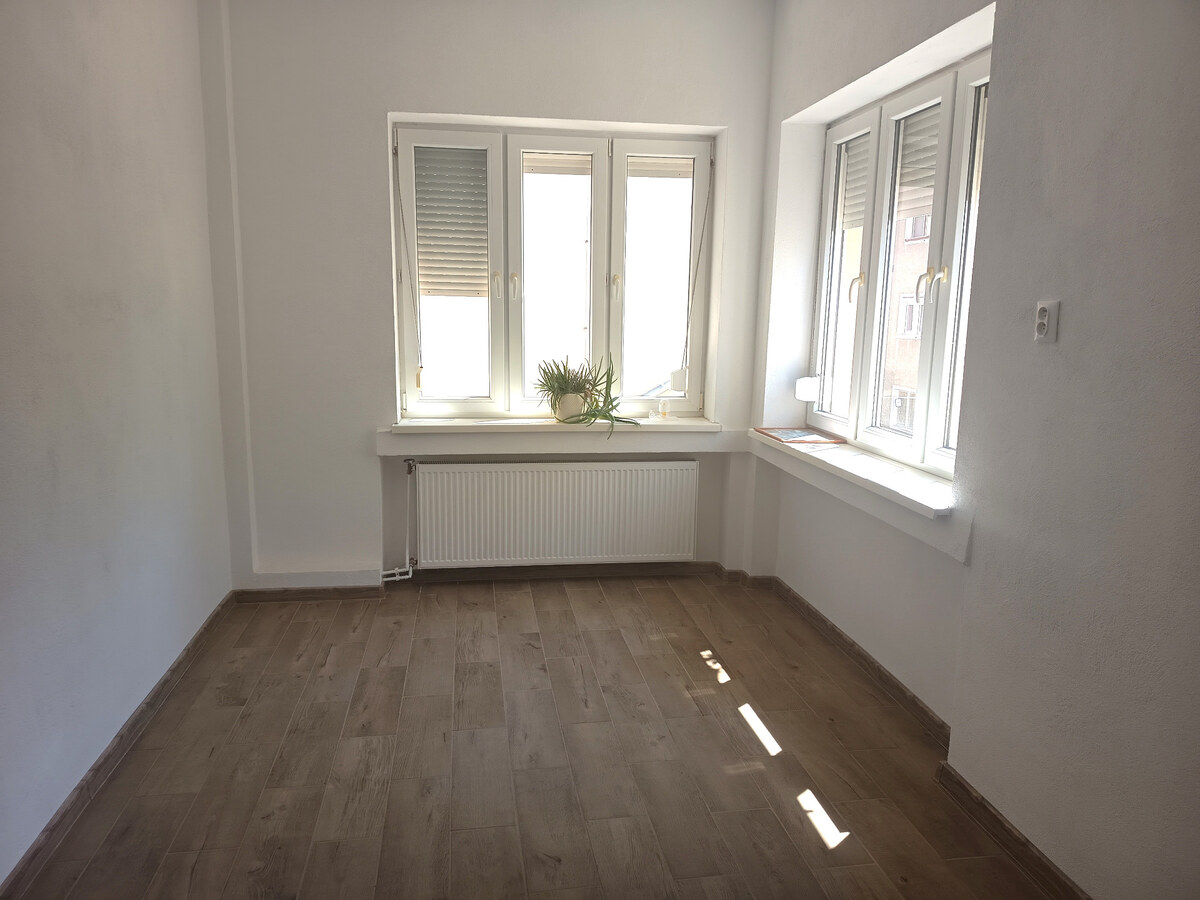 NOVINKA: Na predaj 2  izbový byt v centre mesta Nové Zámky – fotografia 5
