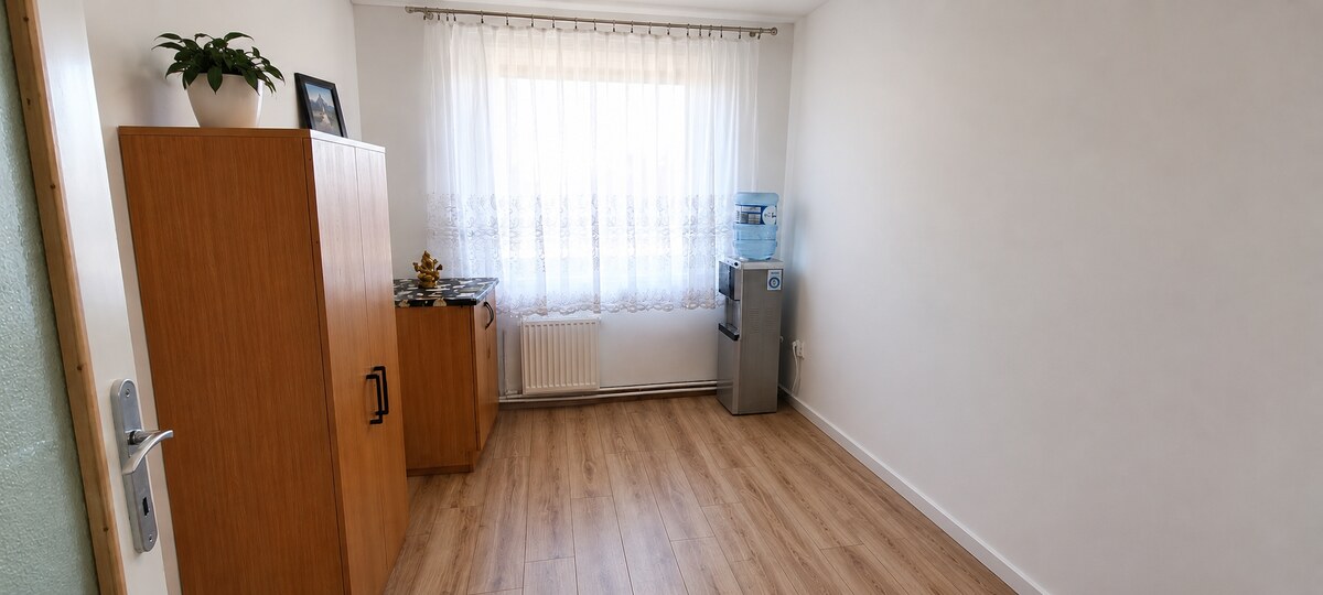 Na predaj kompletne zmodernizovaný 4 izbový byt v obci Mikulášov dvor – fotografia 8