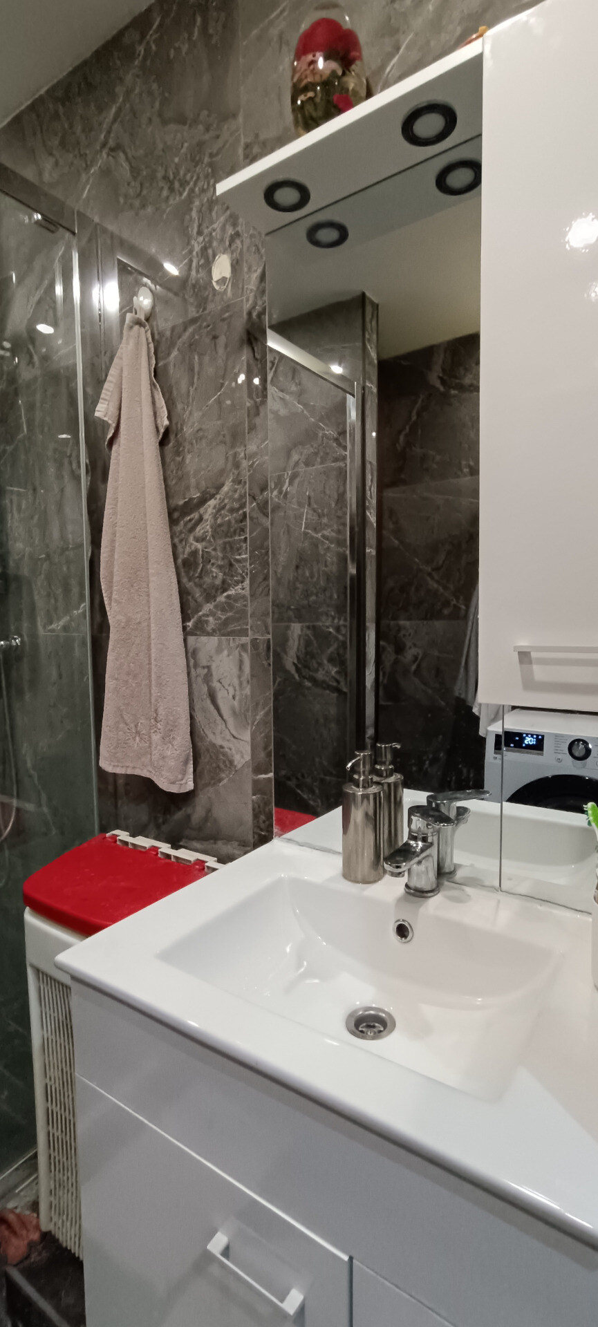 Na predaj kompletne zmodernizovaný 4 izbový byt v obci Mikulášov dvor – fotografia 9
