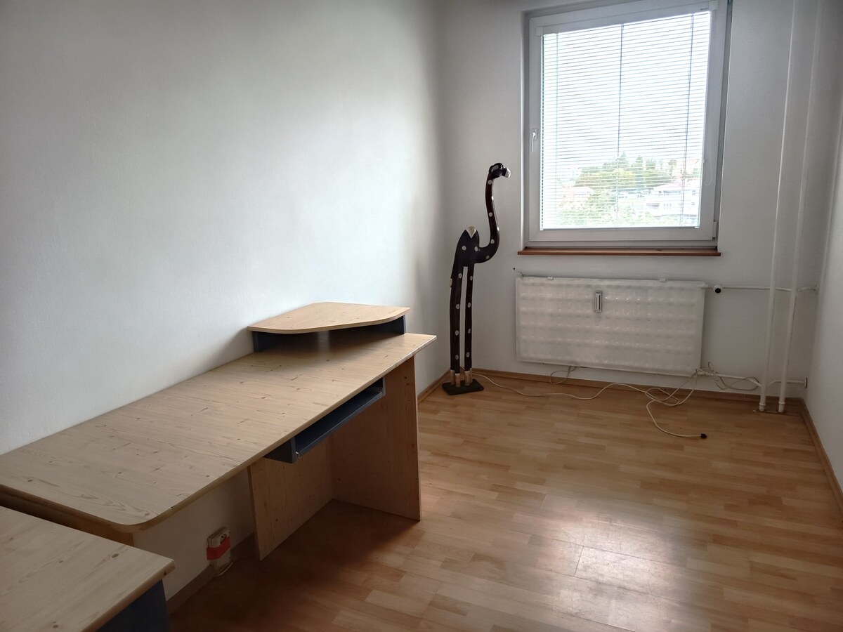 Na prenájom zariadený 3 izb. byt s loggiou v Nových Zámkoch – fotografia 7