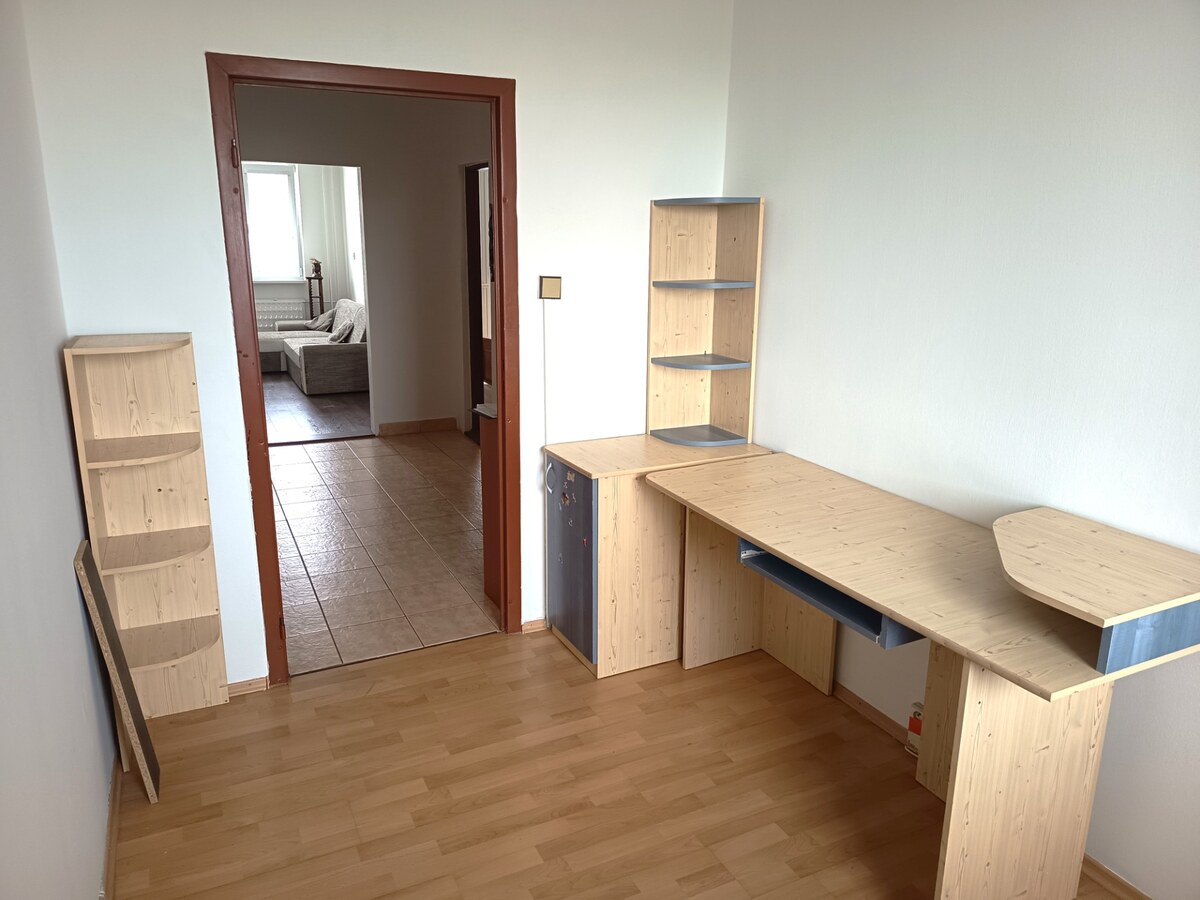 Na prenájom zariadený 3 izb. byt s loggiou v Nových Zámkoch – fotografia 8