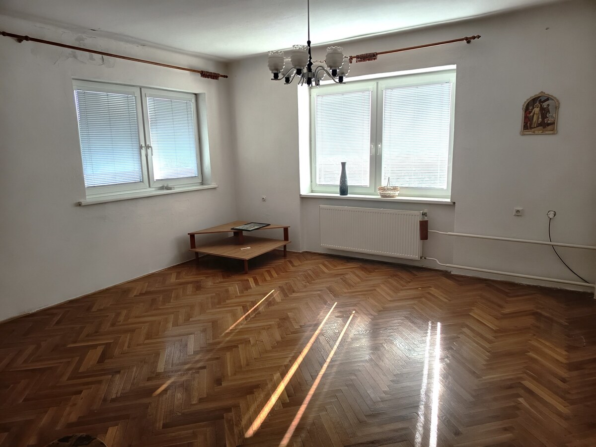Na predaj 5 izbový rodinný dom so záhradou v obci Bánov – fotografia 3