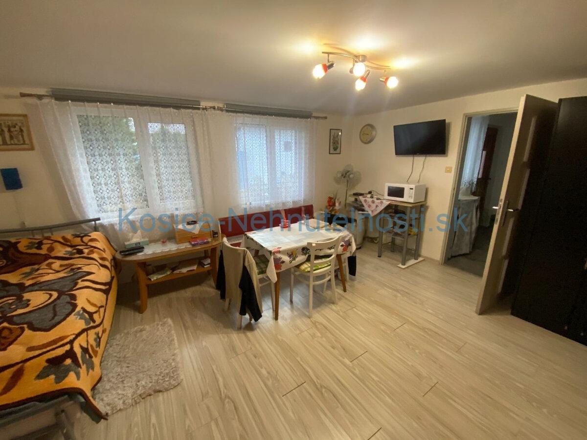 8izb. RD 300m² | Poz, 742m² | Garáž + Dielňa + Altánok – fotografia 6