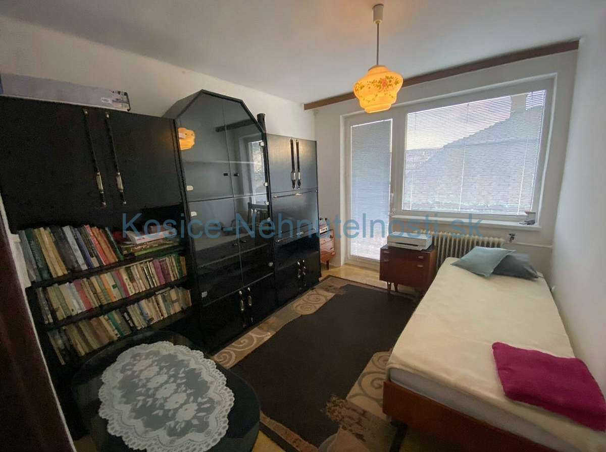 8izb. RD 300m² | Poz, 742m² | Garáž + Dielňa + Altánok – fotografia 8