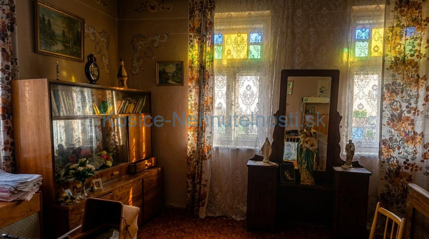 5-i. kamenný gazdovský dom s veľkým pozemkom – Malé Ozorovce – fotografia 4