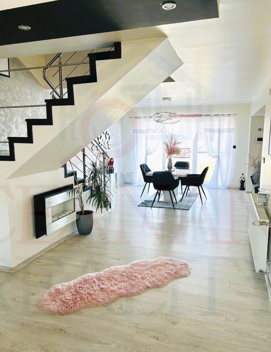 Predaj poschodový RD 180 m2, 453 m2 pozemok Trebišov – fotografia 3