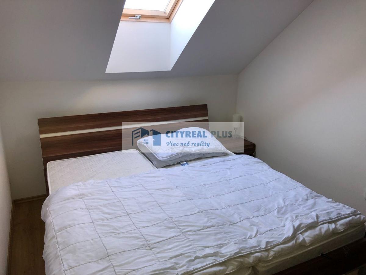 Predám zariadený apartmán s balkónom Podhájska – fotografia 3