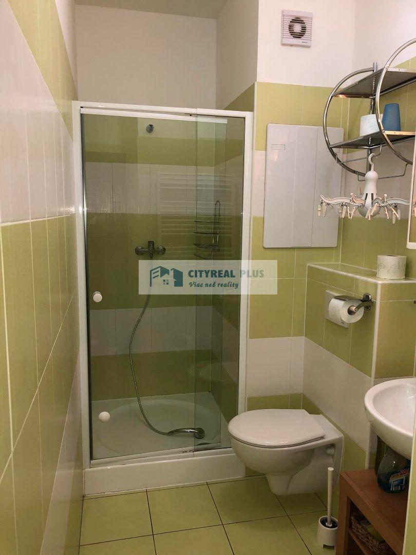 Predám zariadený apartmán s balkónom Podhájska – fotografia 4