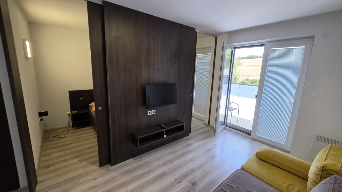 Predám krásny 2-izbový apartmán v novostavbe Podhájska – fotografia 2