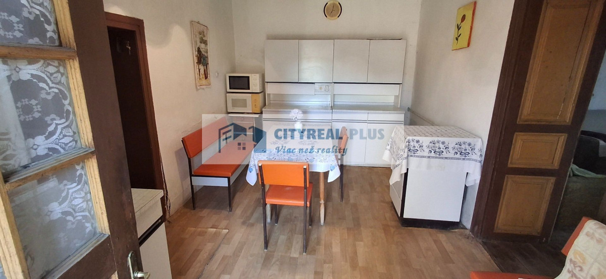 ZNÍŽENÁ CENA! Ponúkame na predaj sedliacky dom v Tvrdošovciach – fotografia 8