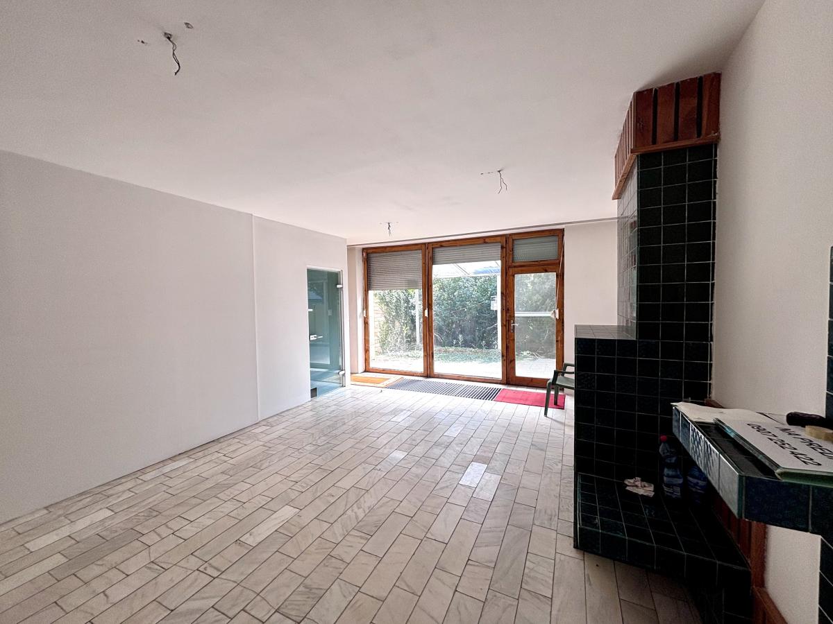 Ponúkame Vám na predaj 7 izbový rodinný dom v tichej a lukratívnej lokalite v Nových Zámkoch! – fotografia 8