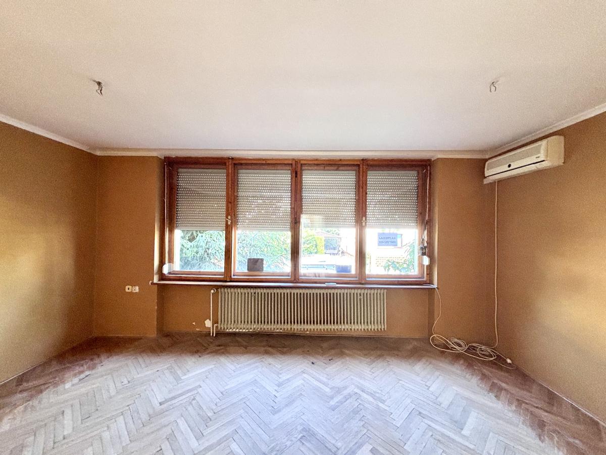 Ponúkame Vám na predaj 7 izbový rodinný dom v tichej a lukratívnej lokalite v Nových Zámkoch! – fotografia 9