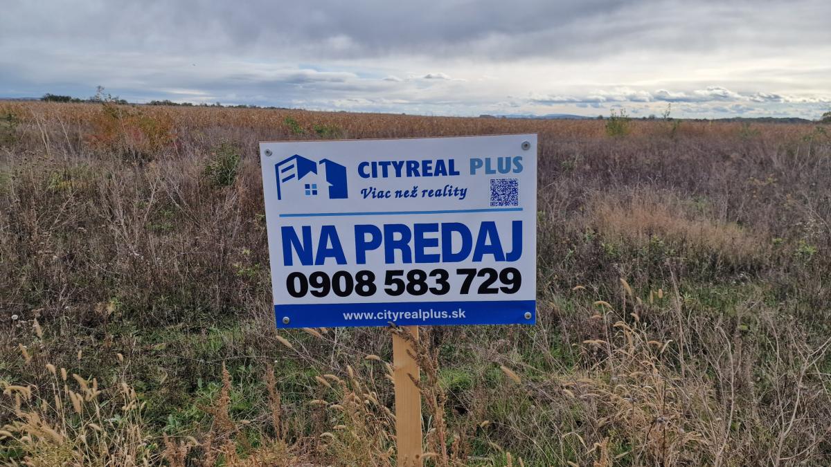 Ponúkam na predaj stavebný pozemok 820m2 STREKOV – fotografia 1