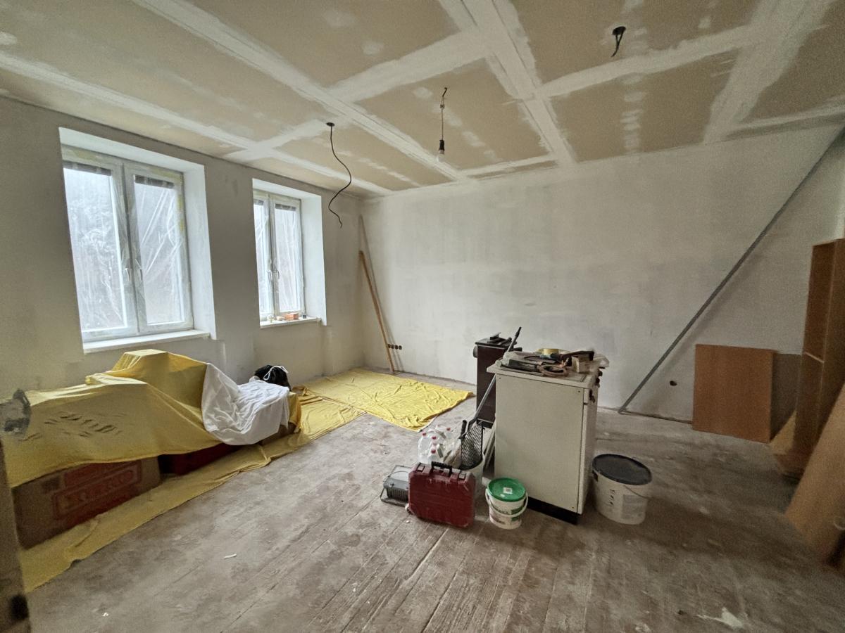 Ponúkame Vám na predaj čiastočne prerobený 1-izbový byt v meste Štúrovo – fotografia 1