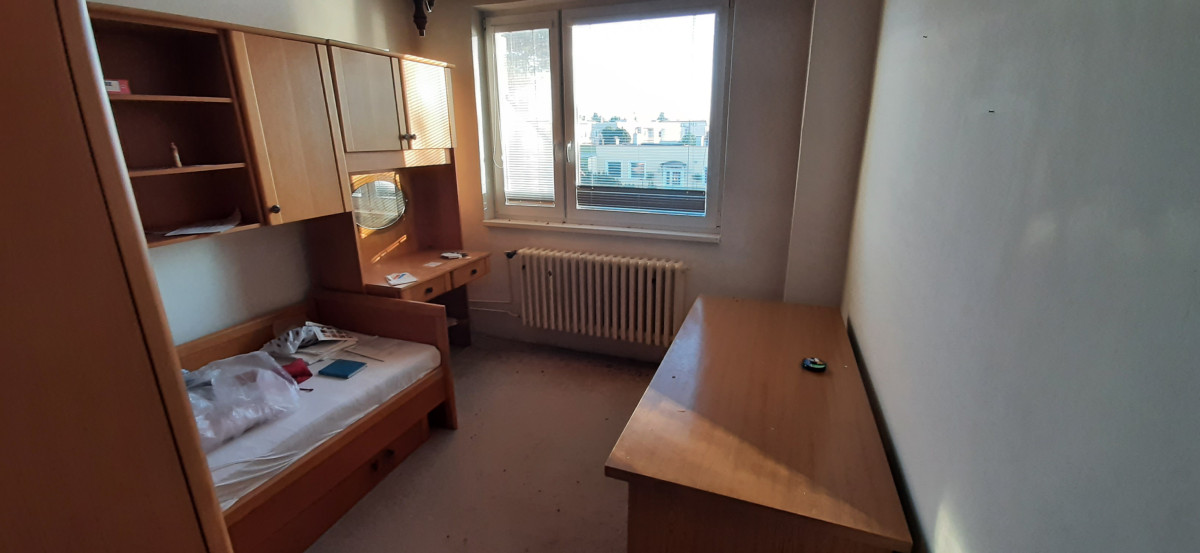 -30 000 EUR Na predaj 5 izbový rodinný dom v milionárskej štvrti Nové Zámky – fotografia 7