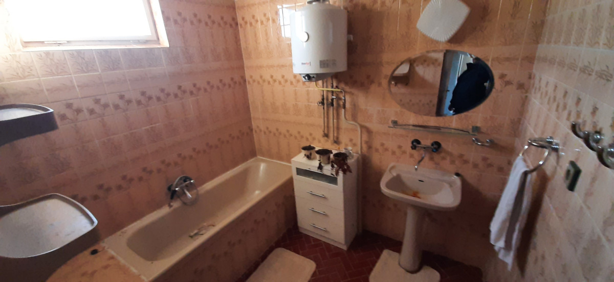 -30 000 EUR Na predaj 5 izbový rodinný dom v milionárskej štvrti Nové Zámky – fotografia 10