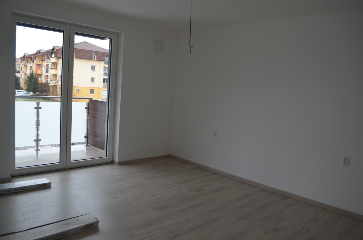 POSLEDNÝ 3 IZBOVÝ BYT NA PREDAJ!! Moderné bývanie v srdci Šurian . Komfort, štýl a jedinečná lokalita na dosah. – fotografia 1