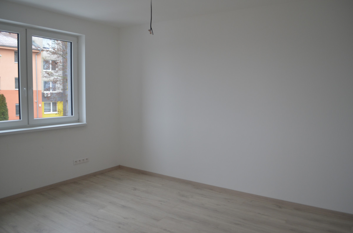 POSLEDNÝ 3 IZBOVÝ BYT NA PREDAJ!! Moderné bývanie v srdci Šurian . Komfort, štýl a jedinečná lokalita na dosah. – fotografia 6