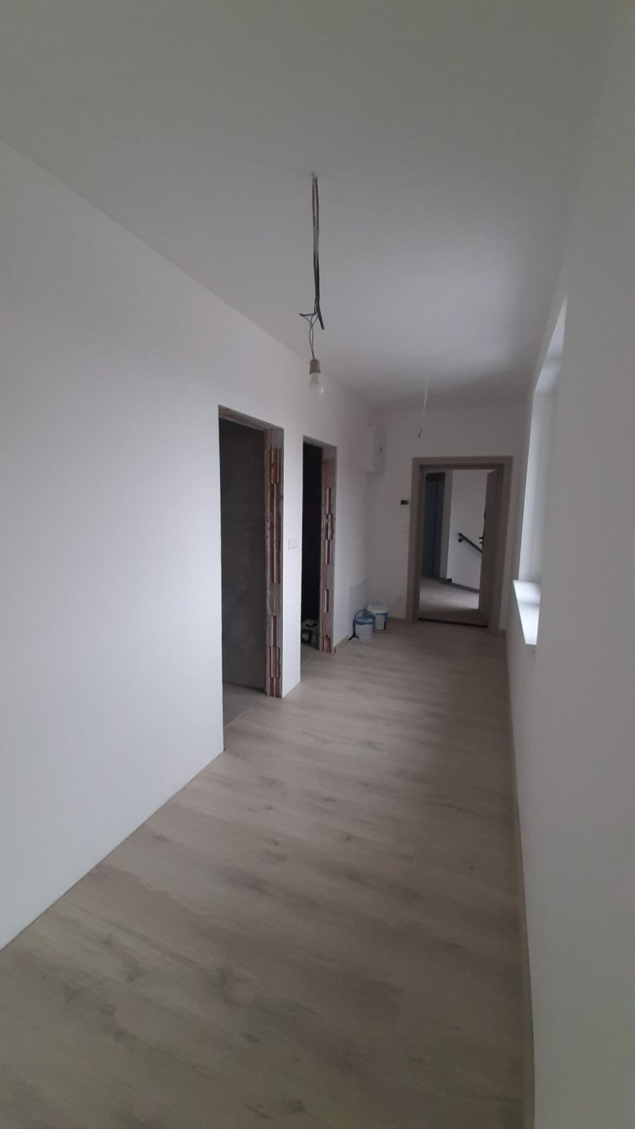 POSLEDNÝ 3 IZBOVÝ BYT NA PREDAJ!! Moderné bývanie v srdci Šurian . Komfort, štýl a jedinečná lokalita na dosah. – fotografia 7
