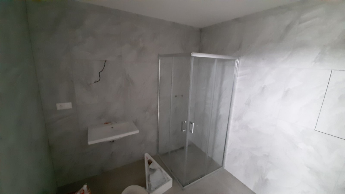 POSLEDNÝ 3 IZBOVÝ BYT NA PREDAJ!! Moderné bývanie v srdci Šurian . Komfort, štýl a jedinečná lokalita na dosah. – fotografia 9