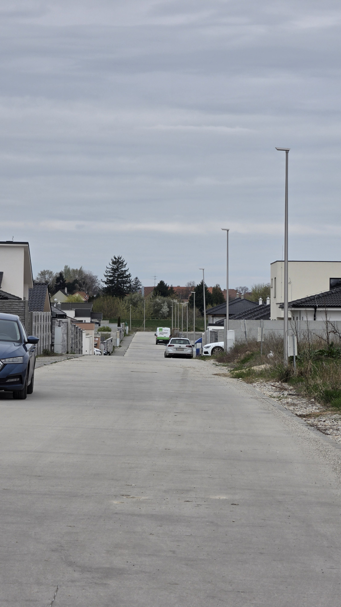 NOVINKA Predám stavebný pozemok 600 m2 v novej štvrti Nové Zámky – fotografia 1