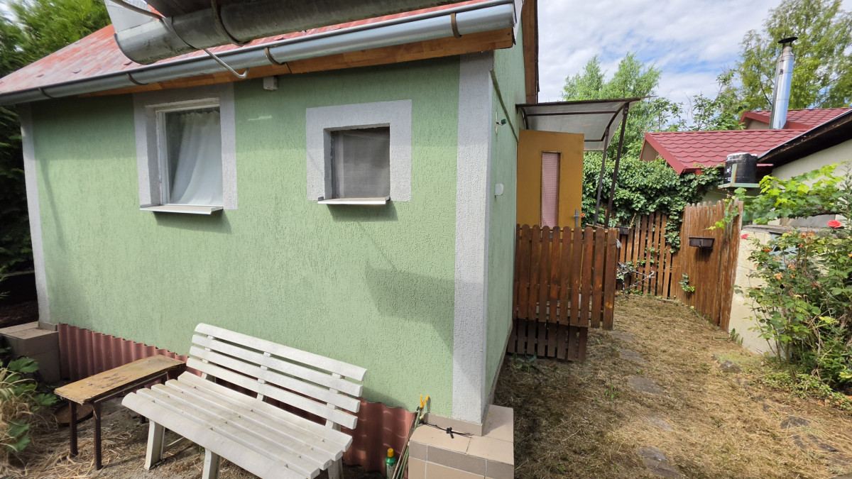 NOVINKA Predám zeriadenú chatku pri jazere RT Nové Zámky – fotografia 1