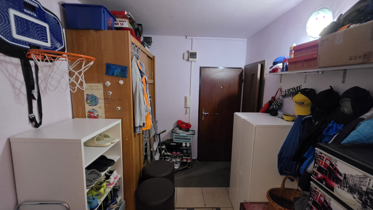 Ponúkam na predaj 4- Izbový BYT na ul. Šafáriková Nové Zámky – fotografia 10