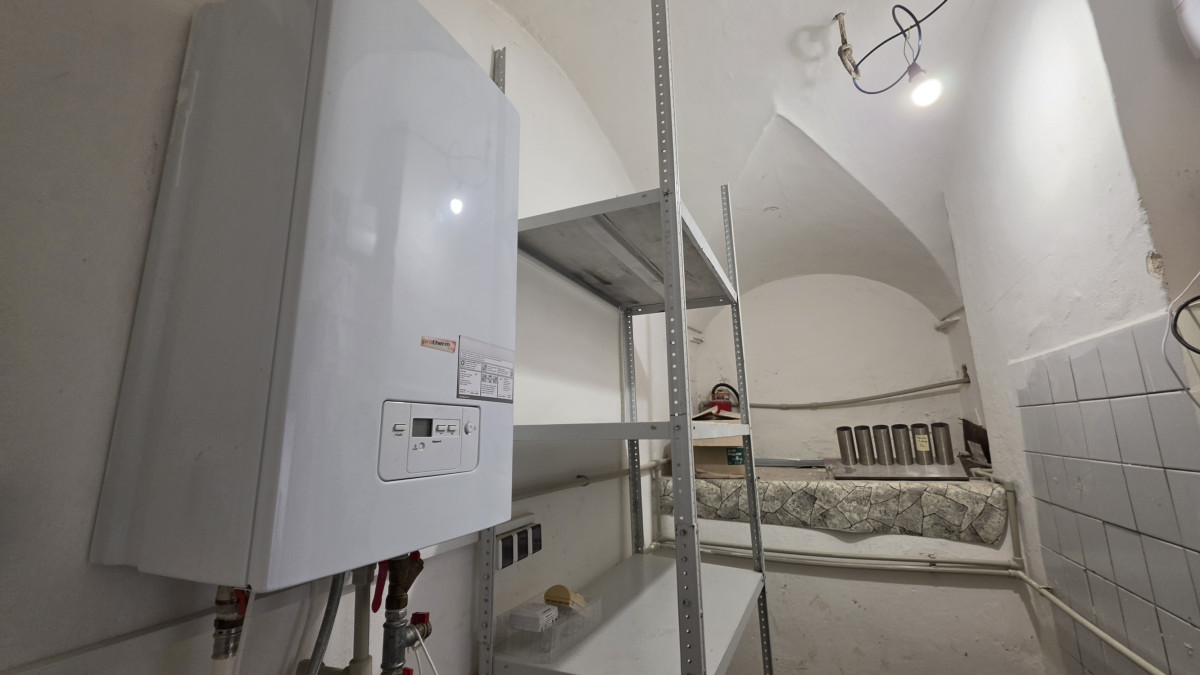 Prenájom obchodo administratívný priestor CENTRUM Nové Zámky – fotografia 6