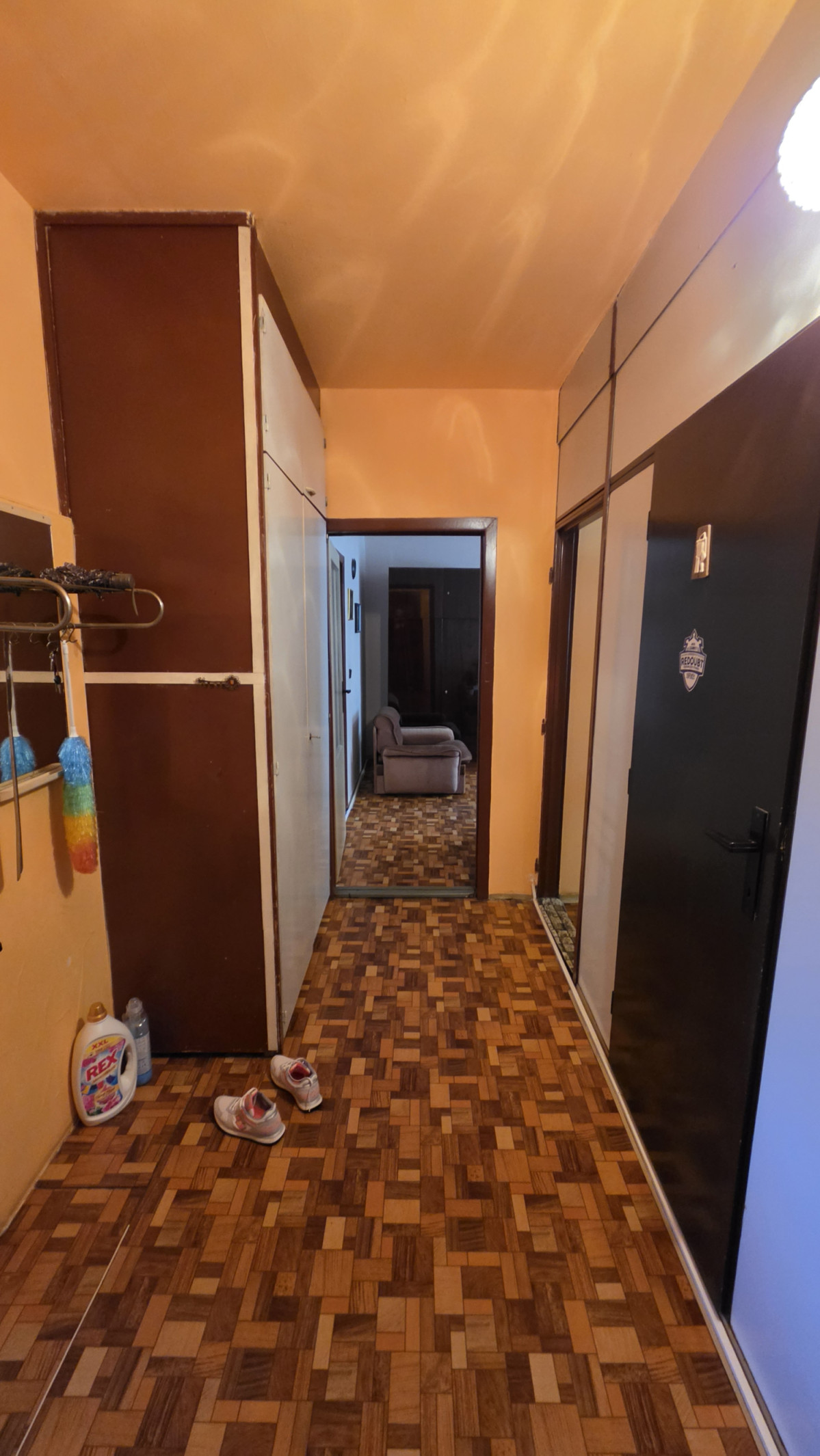 NOVINKA Na PREDAJ 3- Izbový byt S.H. VAJANSKÉHO NOVÉ ZÁMKY – fotografia 7