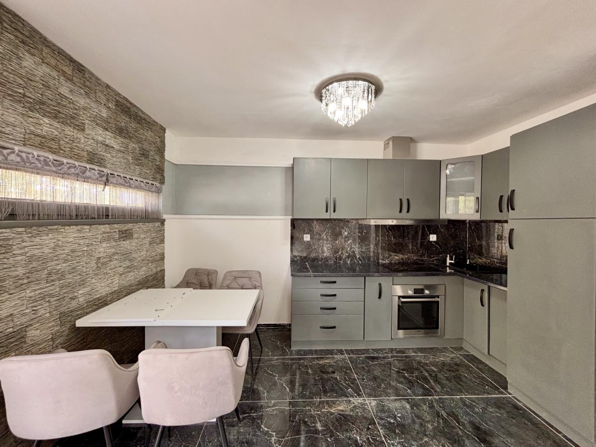 Ponúkame Vám na predaj moderný rodinný dom typu bungalov so samostatnými bytovými jednotkami – fotografia 6