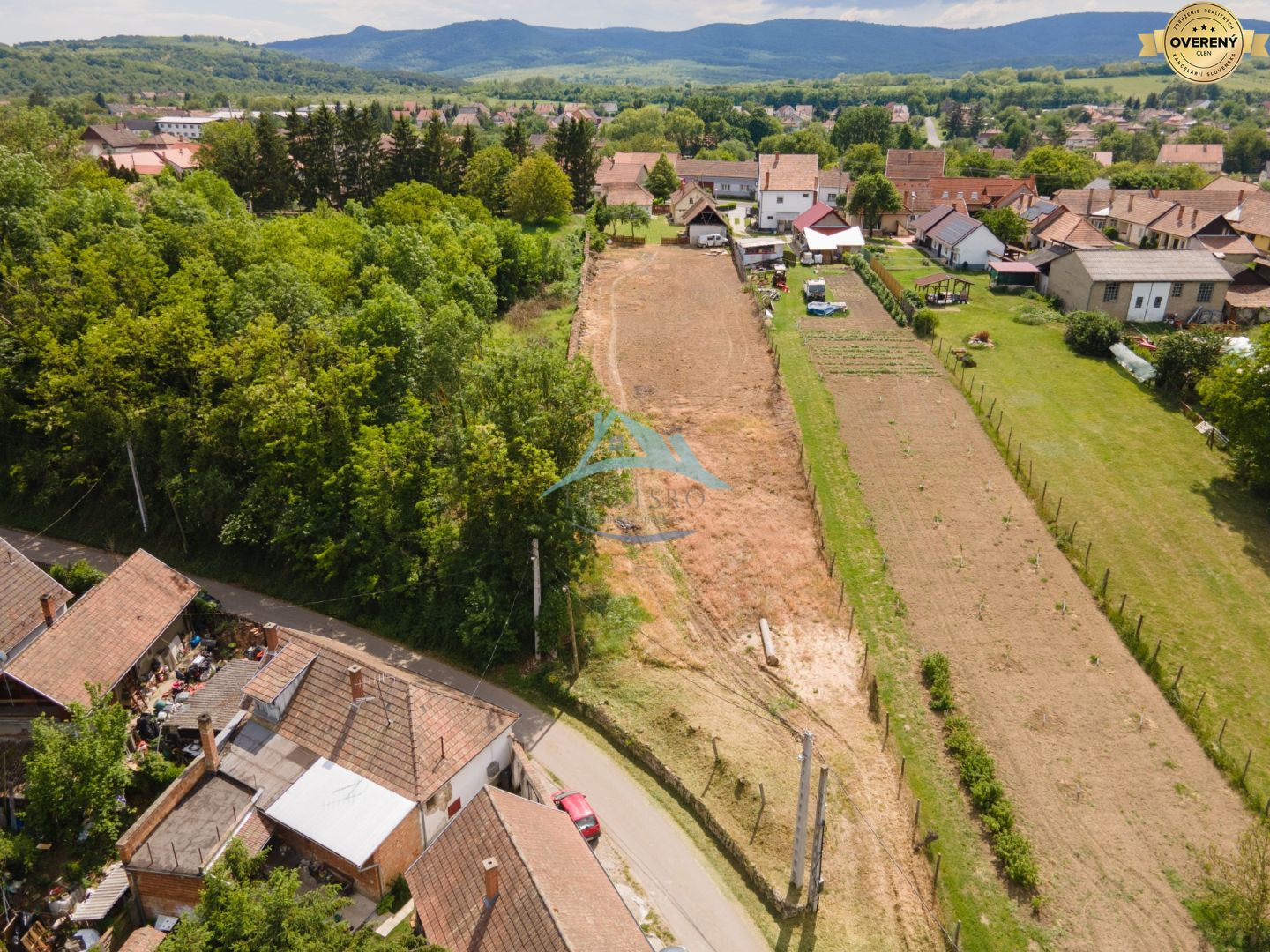 Investičná príležitosť: 2 rodinné domy s obrovským pozemkom (2734 m²) – fotografia 5