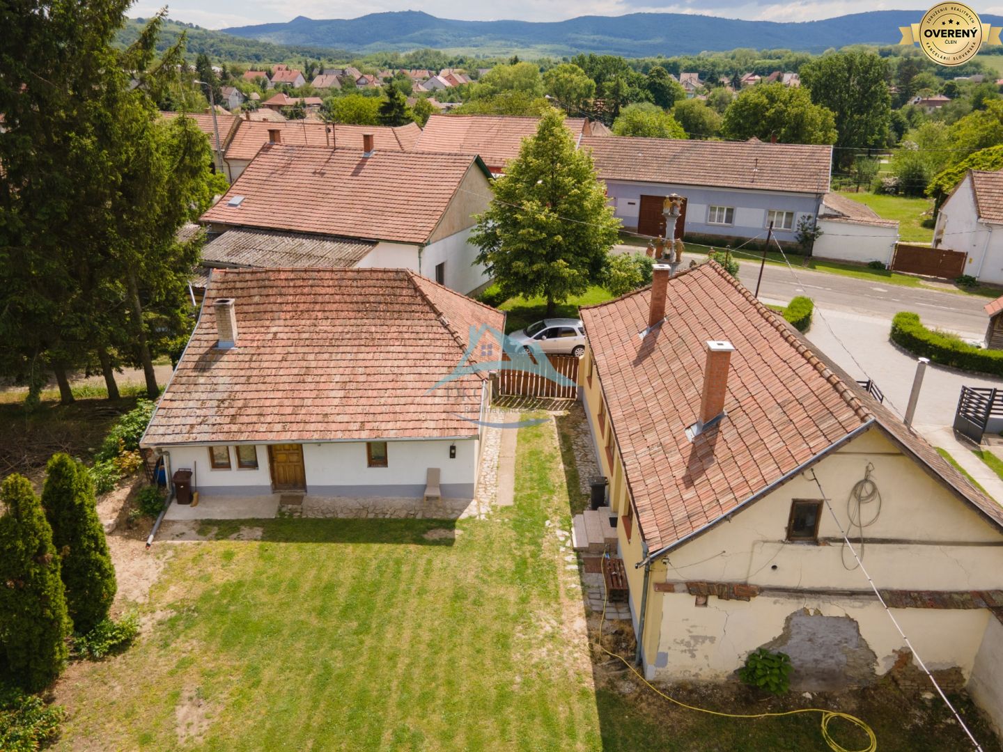 Investičná príležitosť: 2 rodinné domy s obrovským pozemkom (2734 m²) – fotografia 7
