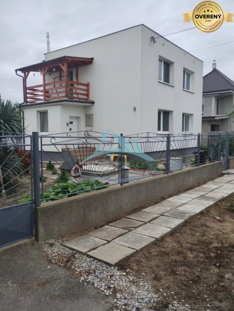 Váš nový rodinný prístav v obci Iža: Priestor, kľud a čerstvá úroda.. – fotografia 1