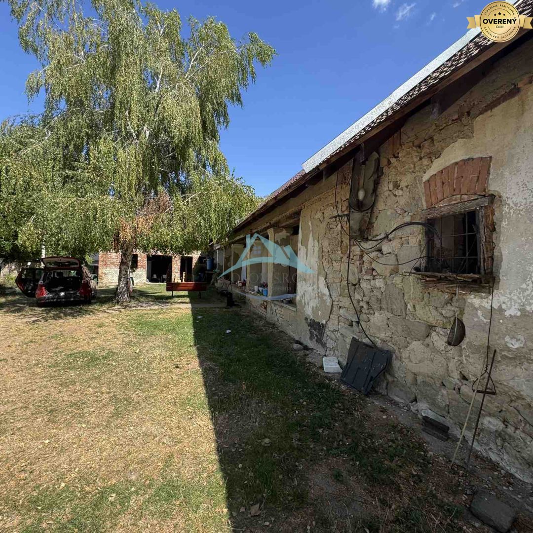 Na predaj starší sedliacky R. dom s obrovským pozemkom 2924m2 – fotografia 1