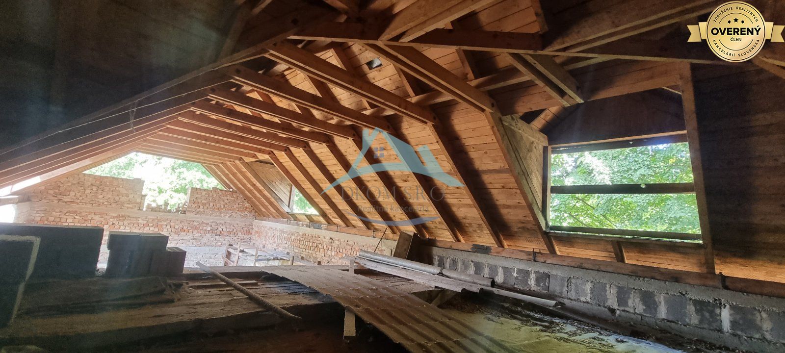 Na predaj starší sedliacky R. dom s obrovským pozemkom 2924m2 – fotografia 8