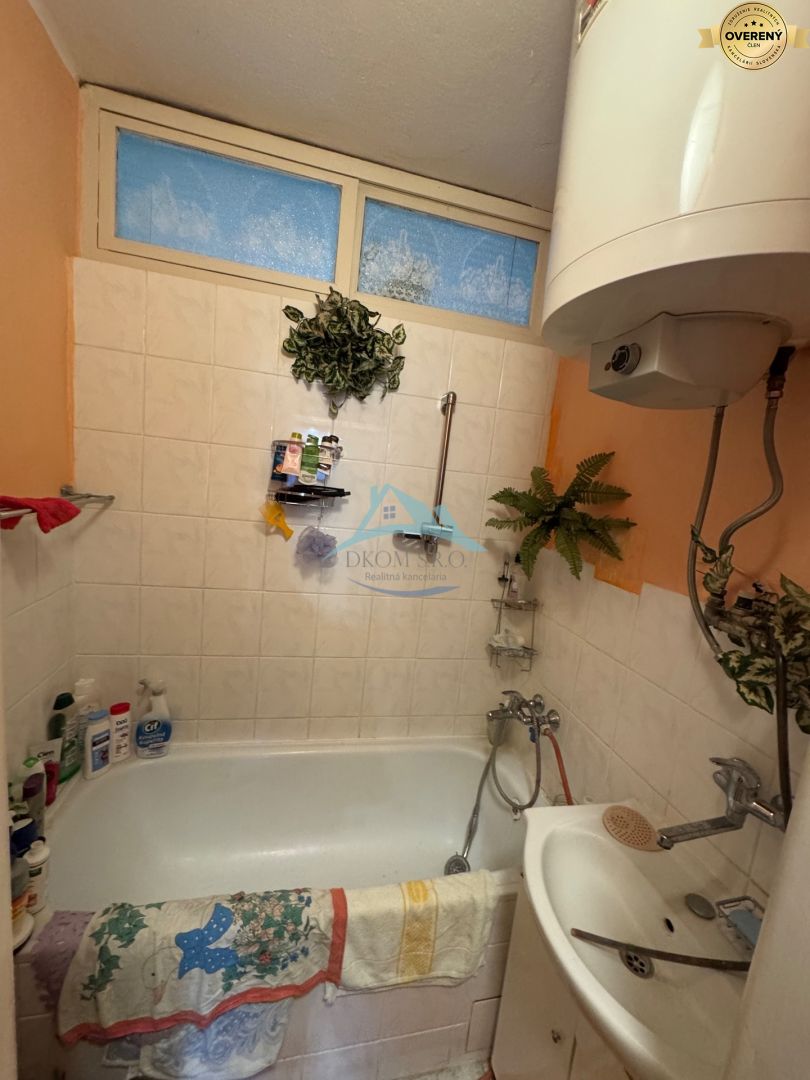 Na predaj 3 izbový byt na prízemí v centre mesta Šahy. – fotografia 9