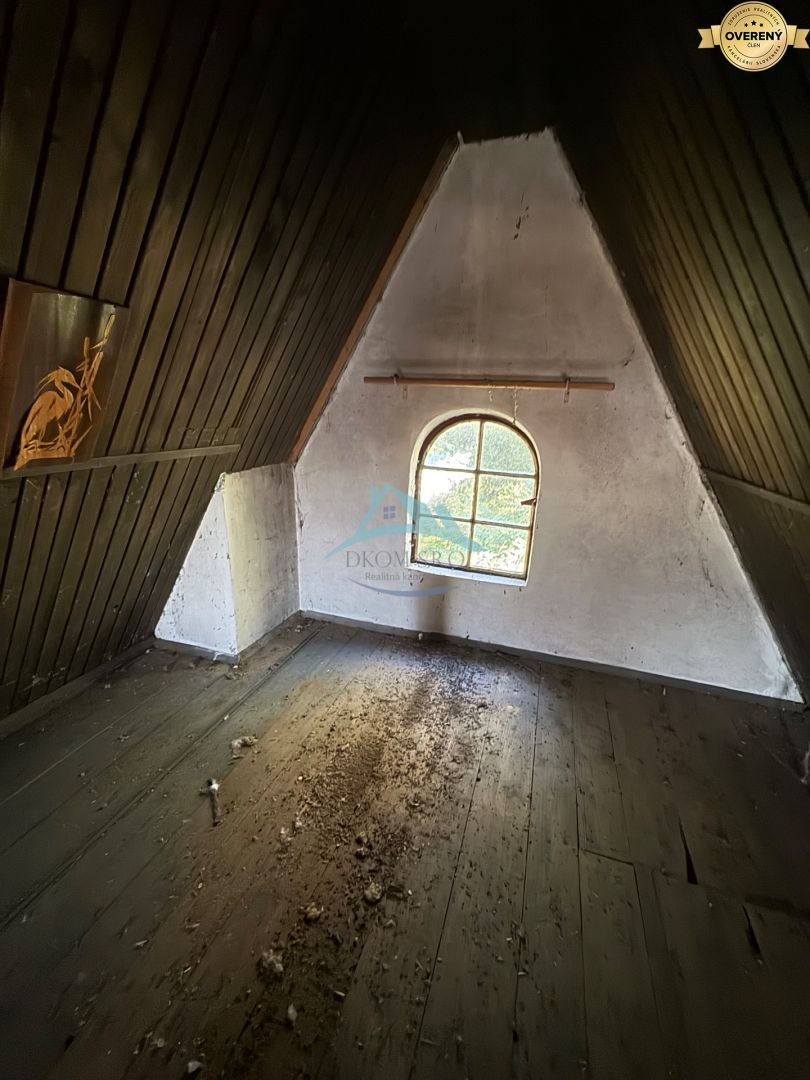 Na predaj chatka na rekonštrukciu s veľkým pozemkom – Veľké Turovce – fotografia 6