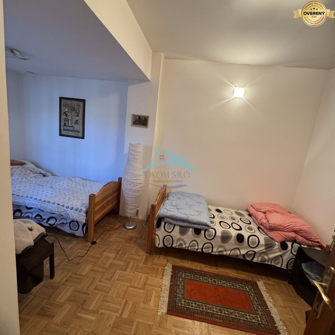Moderný 4-izbový rodinný dom s garážou a terasou | Plaštovce – fotografia 5