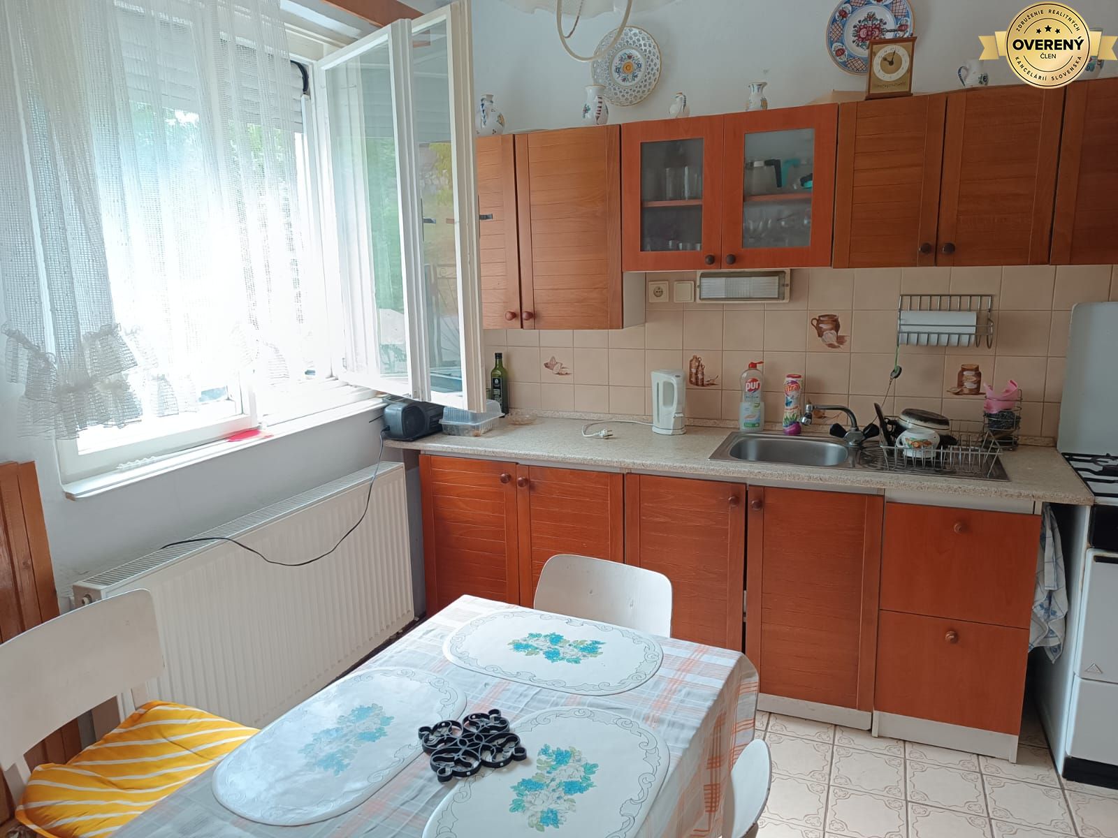 Dom so záhradou a ovocnými stromami na pokojnom mieste – Nová Baňa – fotografia 6