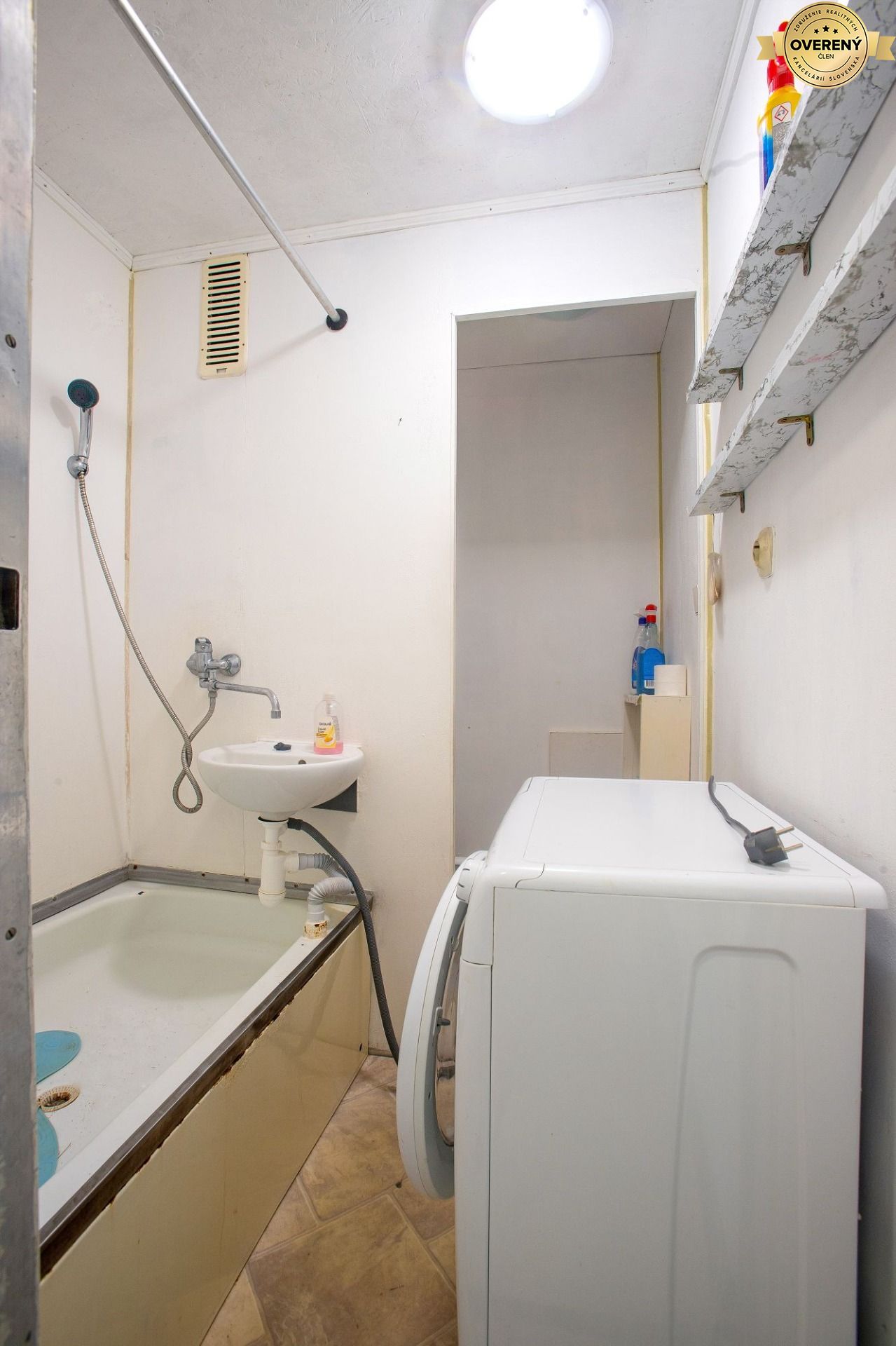Na predaj 1-izbový byt v Hliníku nad Hronom – 27,3 m² – fotografia 3