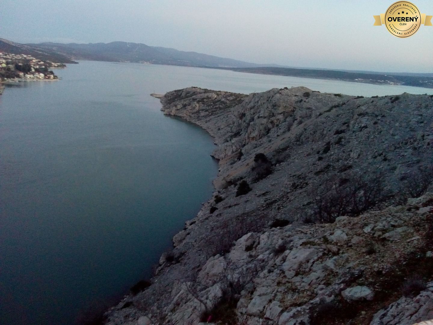 STAVEBNÍ PARCELA - MASLENICA – fotografia 9